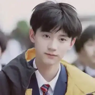 董伟